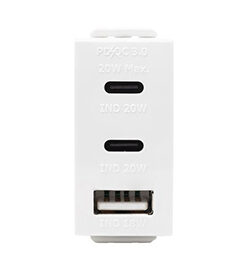 מטען 3 יציאות USB 2C+A PD 20W לבן 1 מודול ניסקו סוויץ'